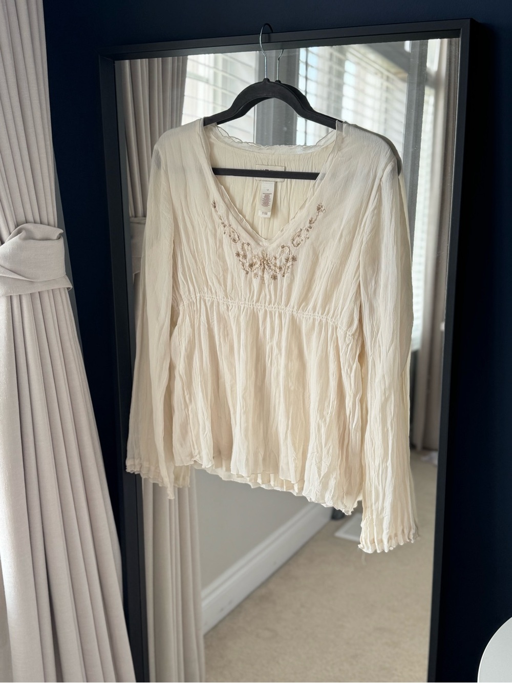 Yzza Flowy Cream V-Neck Long Sleeve Embroidered Women's Top